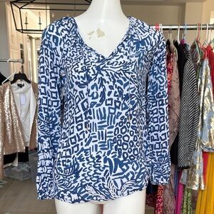 Lilly Pulitzer Blue & White Abstract Printed V-Neck Blouse